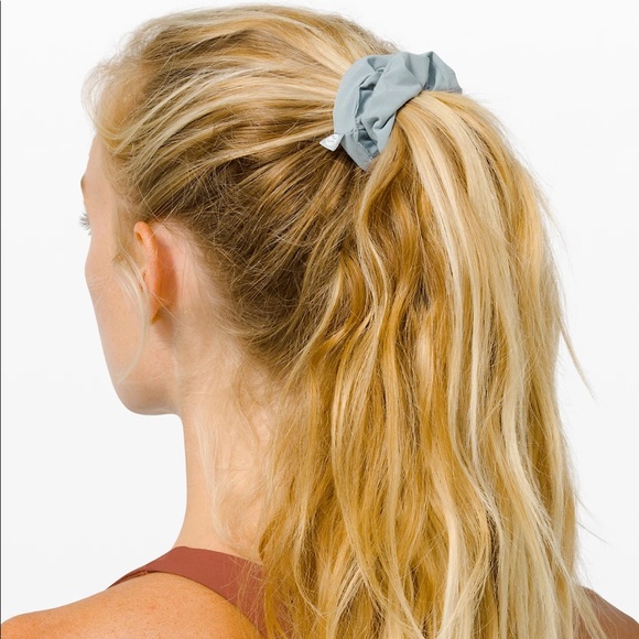 New Lululemon Uplifting Scrunchie set of 2  Blue - Picture 5 of 7